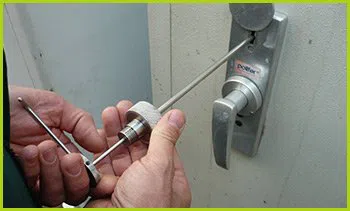 Expert Locksmith Services Clarendon Hills, IL 630-823-0464 Expert Locksmith Services Clarendon Hills, IL 630-823-0464 - 15-emergency-locksmiths